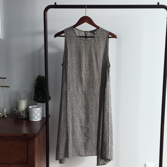 Eileen Fisher Dresses & Skirts - EUC Eileen Fisher Abstract Print Silk Dress